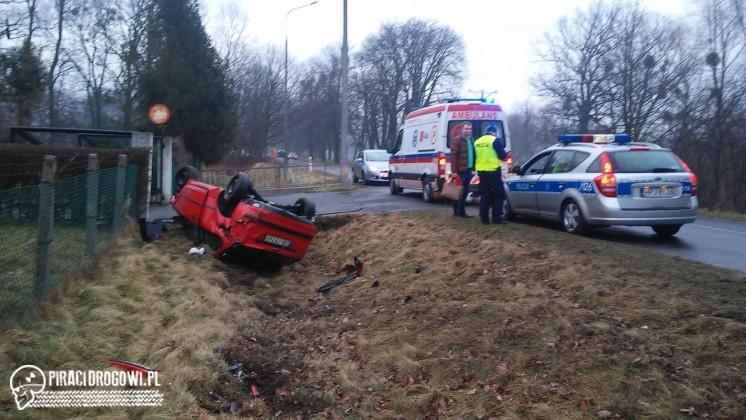 Szybka jazda skończyła się dachowaniem