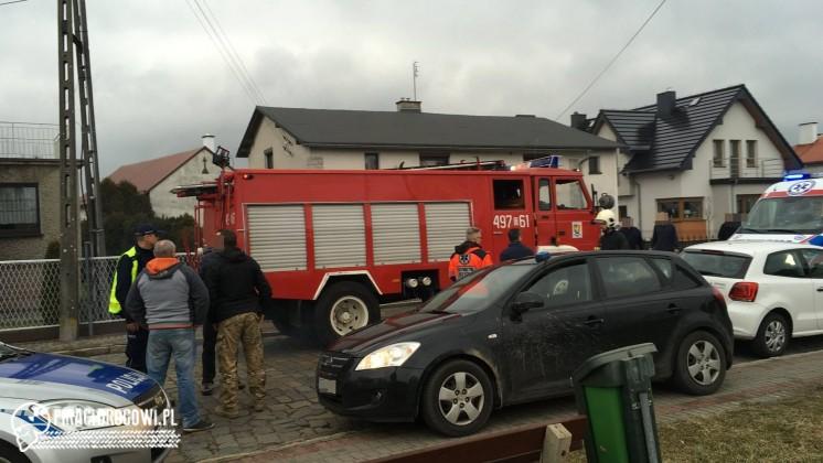 Dramatyczne zgłoszenie o osobach uwięzionych pod ciężarówką
