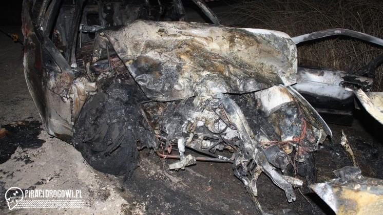 Czołówka bmw i mercedesa. Jedna osoba nie żyje