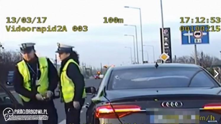 Brawo dla policjantów z WRD Poznań, pomogli uratować duszącego się noworodka