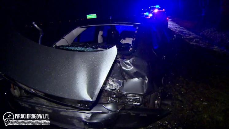 Zderzenie seicento z mercedesem. Na wszystko najechał jeszcze TIR.