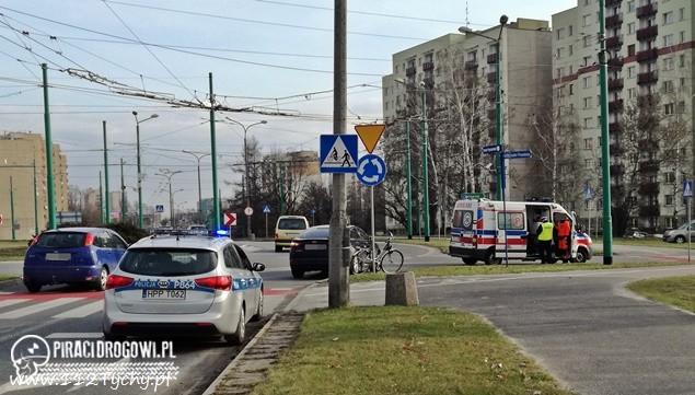 ZDARZENIE DROGOWE Z UDZIAŁEM ROWERZYSTKI NA ARMII KRAJOWEJ