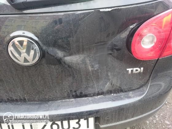 Nauka cofania na szkolnym parkingu!