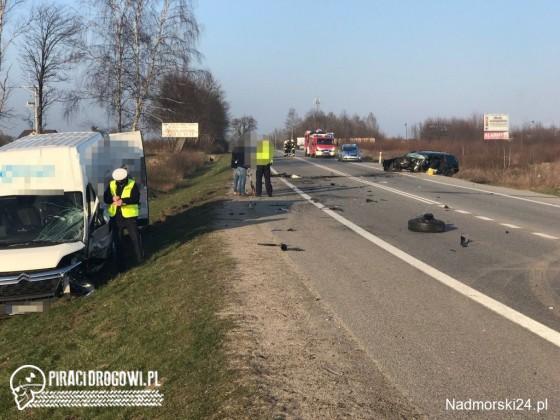 Czołówka vw z busem. 3 osoby ranne