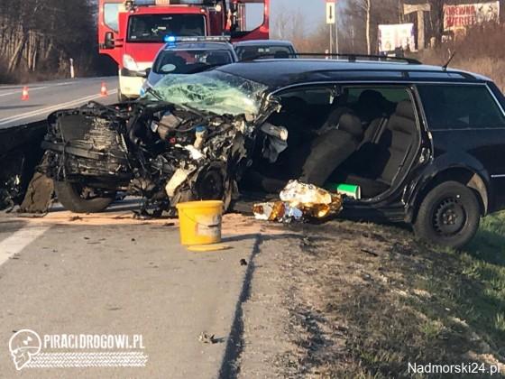 Czołówka vw z busem. 3 osoby ranne