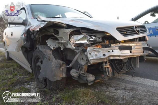 Po wypadku ciągnik rolniczy wylądował w rowie