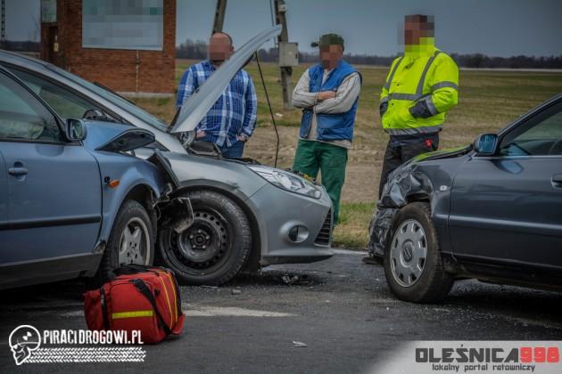 4 rannych, 3 rozbite samochody - wypadek na skutek nieustąpienia piewszeństwa