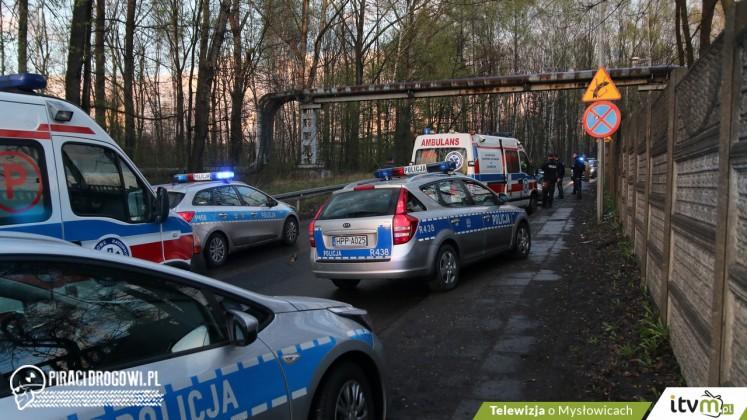 Wypadek podczas policyjnego pościgu. Trzy osoby trafiły do szpitala.