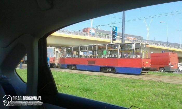 17 osób rannych po zderzeniu autobusu z tramwajem. Nagranie z wideorejestratora!