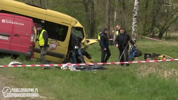 Tragiczny wypadek na Lubelszczyźnie. Bus zderzył się czołowo z dostawczym!