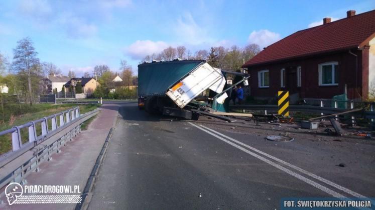 Pijany kierowca tira blokował ruch na drodze. Miał prawie 2,5 promila!