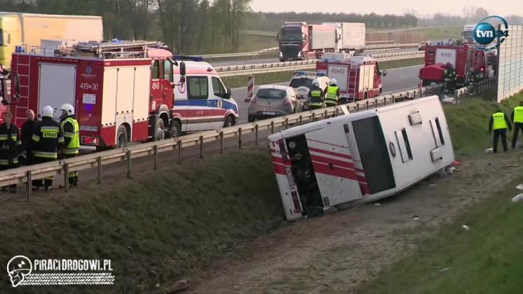 Wypadek białoruskiego autobusu na autostradzie A2. 17 osób rannych!