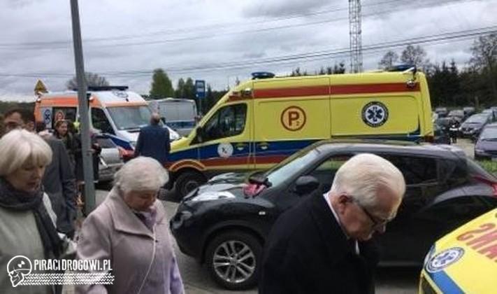 Komunijni goście potrąceni pod kościołem. Kobieta prawdopodobnie pomyliła biegi