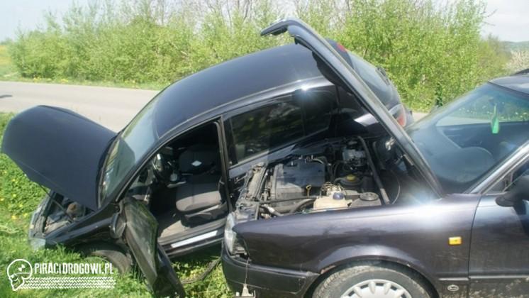 Groźny wypadek z udziałem małych dzieci. Opel uderzył w audi