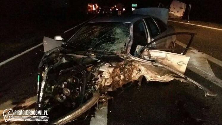 Trzy busy i passat zderzyły się na krajowej 7