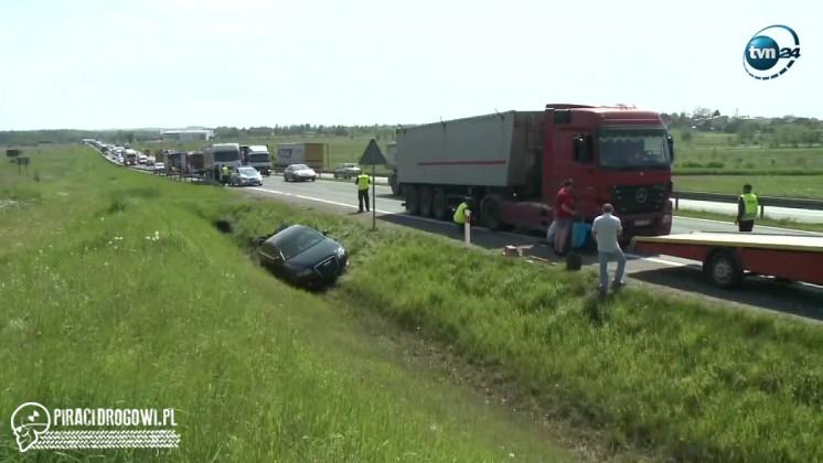 Wypadek limuzyny BOR. Kierowca ciężarówki zepchnął ją do rowu!