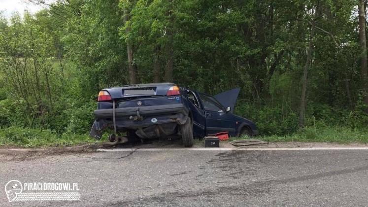 Rozerwany golf w zderzeniu z busem w Opolu