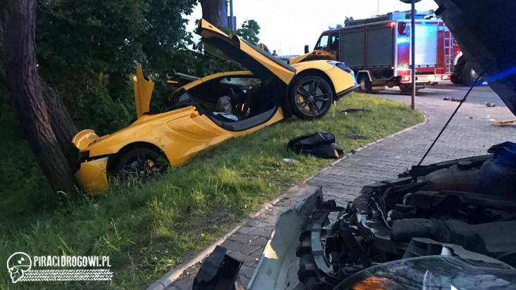 Wypadek McLarena w Krapkowicach. Nagranie z monitoringu