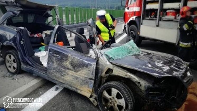 Dachowanie opla na S1. Pasażerka została ciężko ranna