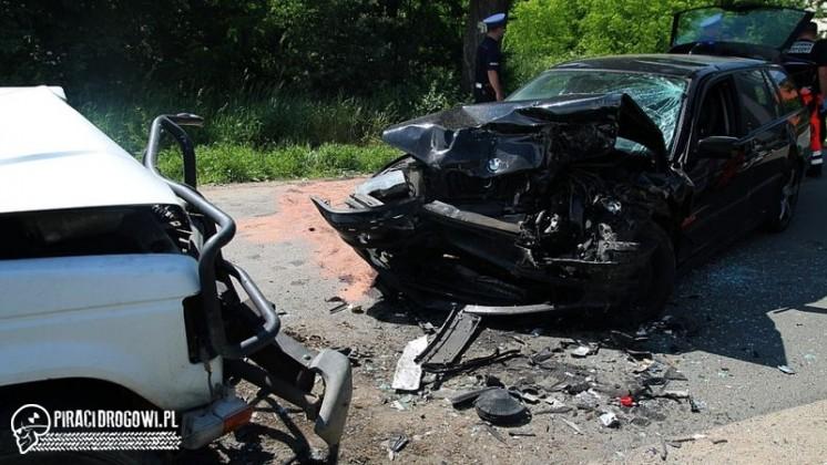 Zjechał bmw na czołówkę z terenówką. 9 osób rannych w tym 5 dzieci