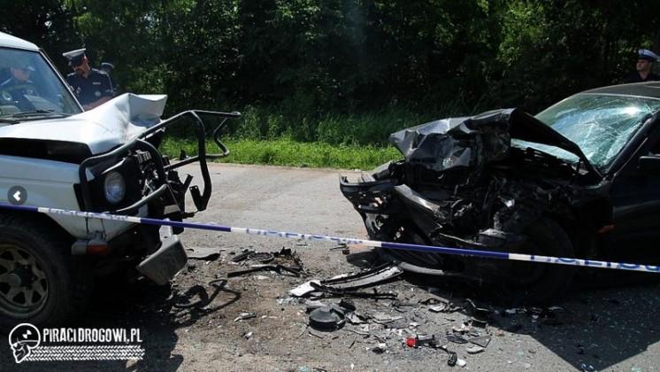 Zjechał bmw na czołówkę z terenówką. 9 osób rannych w tym 5 dzieci