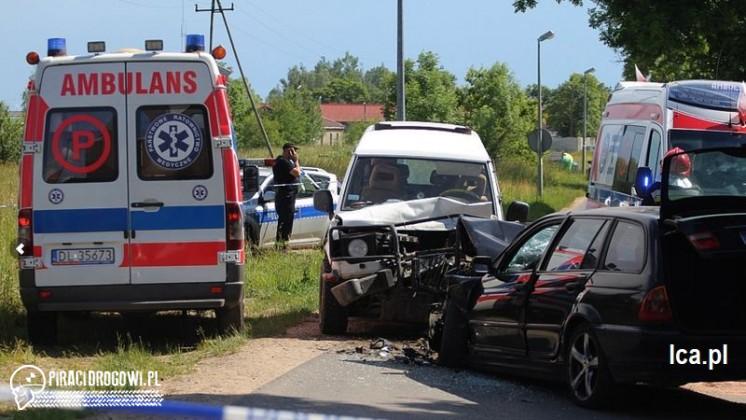 Zjechał bmw na czołówkę z terenówką. 9 osób rannych w tym 5 dzieci