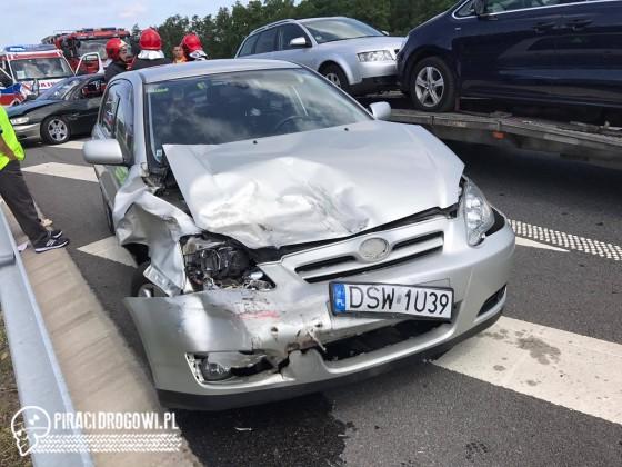 Wypadek na autostradzie A4. Zderzyły się cztery samochody. 