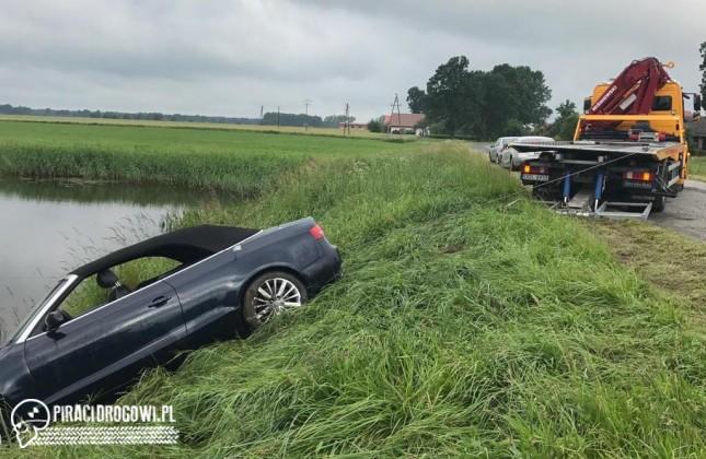 Audi A5 cabrio wpadło do stawu! 