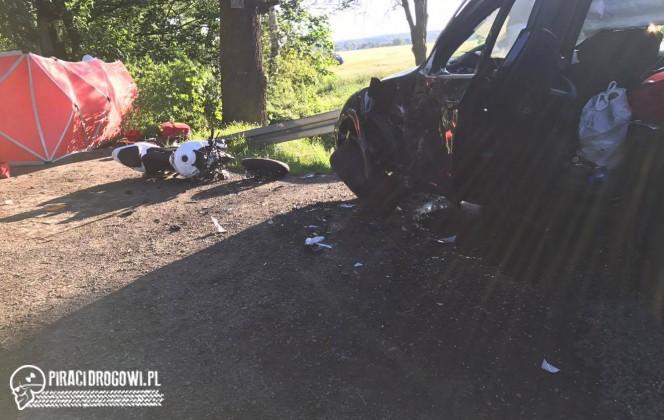 Śmiertelny wypadek podczas wyprzedzania. Motocyklista zginął po zderzeniu z BMW.