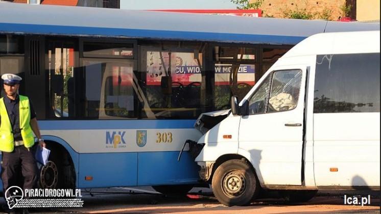 8 osób rannych po wypadku autobusu miejskiego w Legnicy