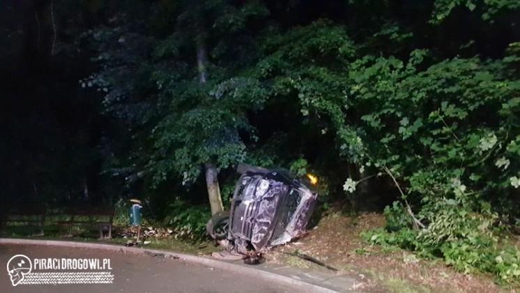 Passatem uderzył w nasyp i sunął 70m niszcząc pod drodze wszystko