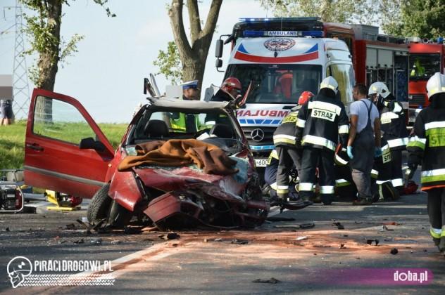 Dwie osoby zginęły, cztery są ranne. Groźnie na krajowej ósemce!