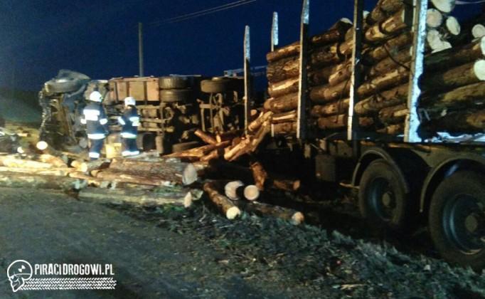Zderzenie mercedesa i scanii wiozącej ścięte drzewa. Zginął 40-letni ksiądz.