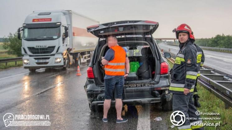 Na S8 mercedes wbił się w barierę energochłonną