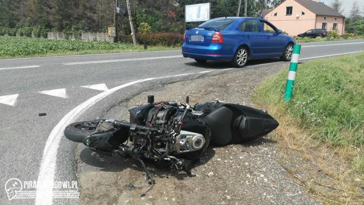 Poważny wypadek motocyklisty na DK 25 w powiecie kaliskim