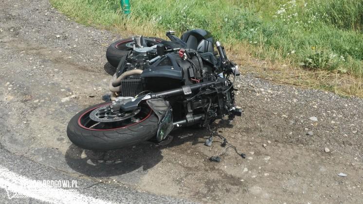 Poważny wypadek motocyklisty na DK 25 w powiecie kaliskim