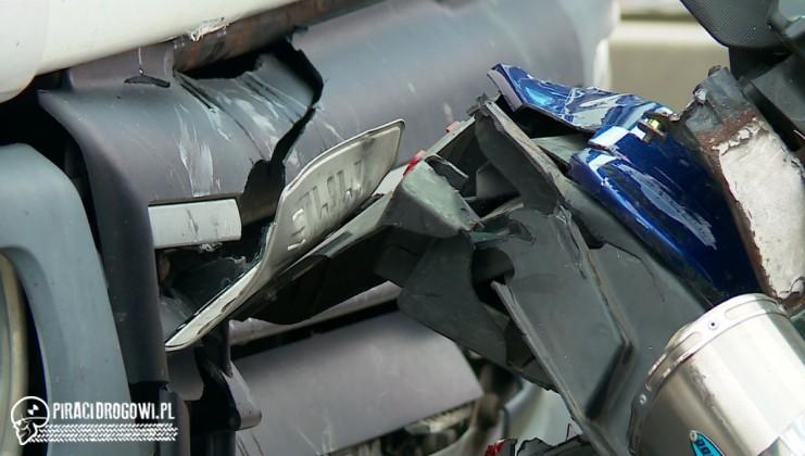 W Rumi ciężarówka zaparkowała na tyle motocykla. Dwie osoby ranne