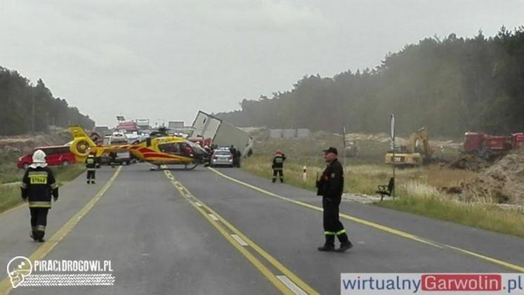 Karambol pod Garwolinem. Poszkodowanych 31 osób. LPR w akcji.