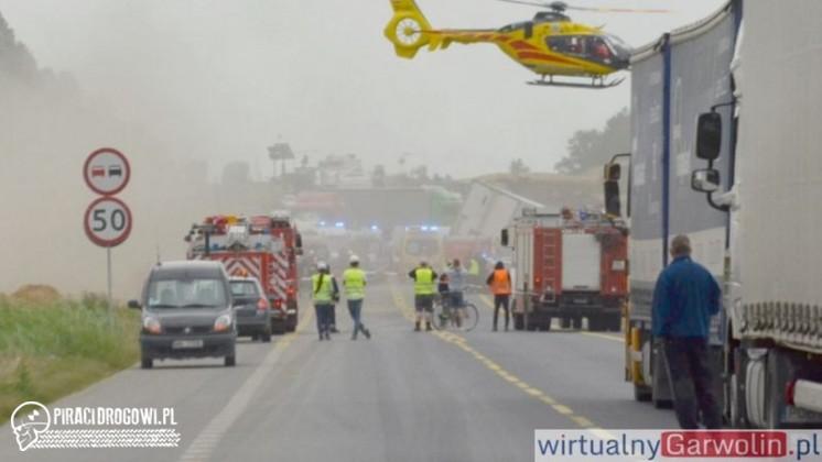 Karambol pod Garwolinem. Poszkodowanych 31 osób. LPR w akcji.