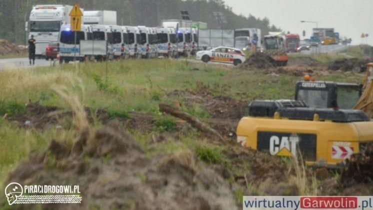Karambol pod Garwolinem. Poszkodowanych 31 osób. LPR w akcji.