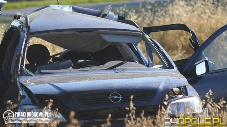 Dwie osoby zginęły a dwie są ranne. Finał uderzenia w drzewo na opolszczyźnie.