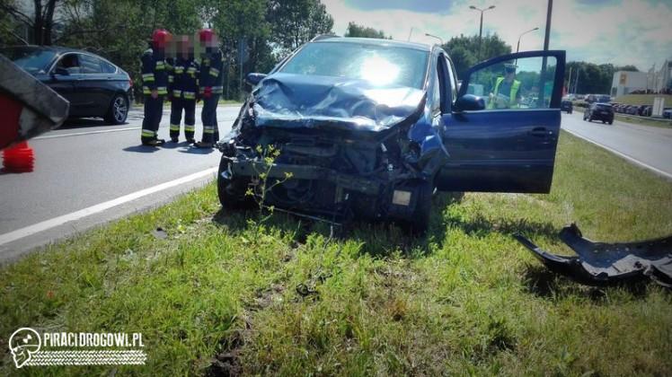 Słowak chciał zawrócić i spowodował wypadek. Ranne 6 osób w tym 3 dzieci.