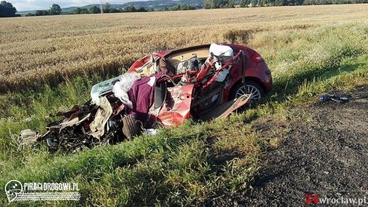Obywatelka Litwy zginęła w czołówce z ciężarową scanią pod Strzegomiem.