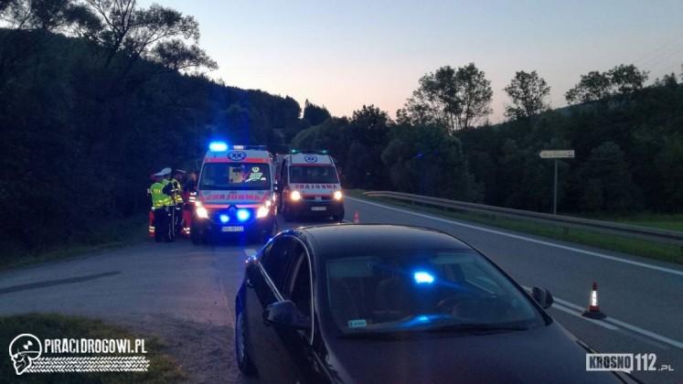 Kierująca audi skosiła 3 drzewa i wylądowała w rowie. Ranne 8-letnie dziecko.