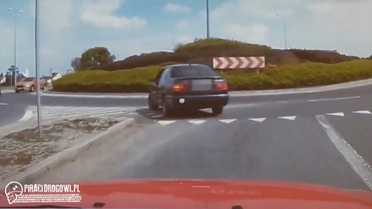 Pijany 60-latek wjechał pod prąd na rondo