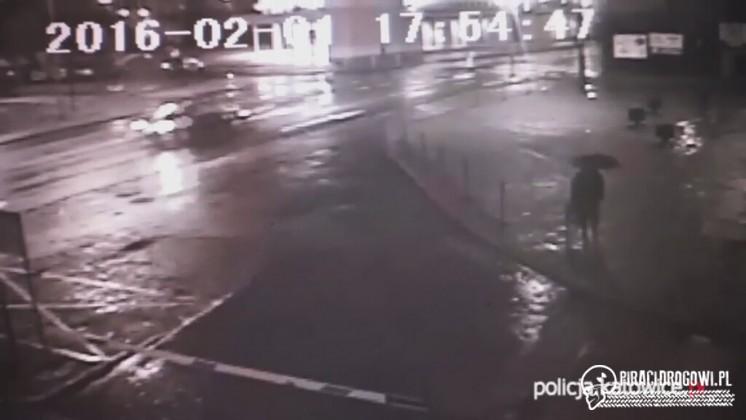 Potrącił 88-latka i odjechał. Pieszy nie żyje, kierowca z zarzutem