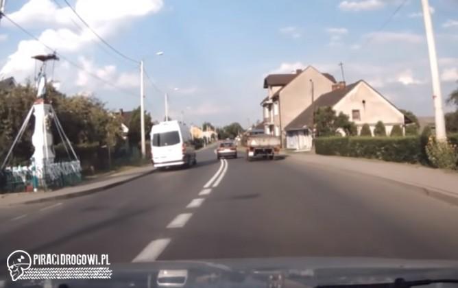 Nieudane wyprzedzanie "na trzeciego"