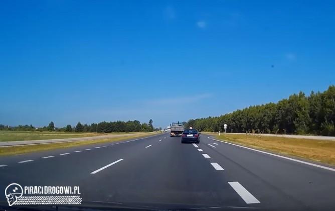 Kierowca BMW daje popis wyprzedzania