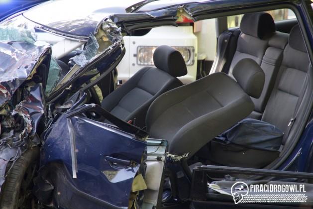 Czołowe zderzenie osobówki z TIR-em. Wypadek nagrała kamera!