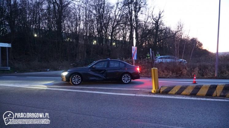 Kolizja z policyjnym, nieoznakowanym radiowozem BMW. Skończyło się na mandacie.